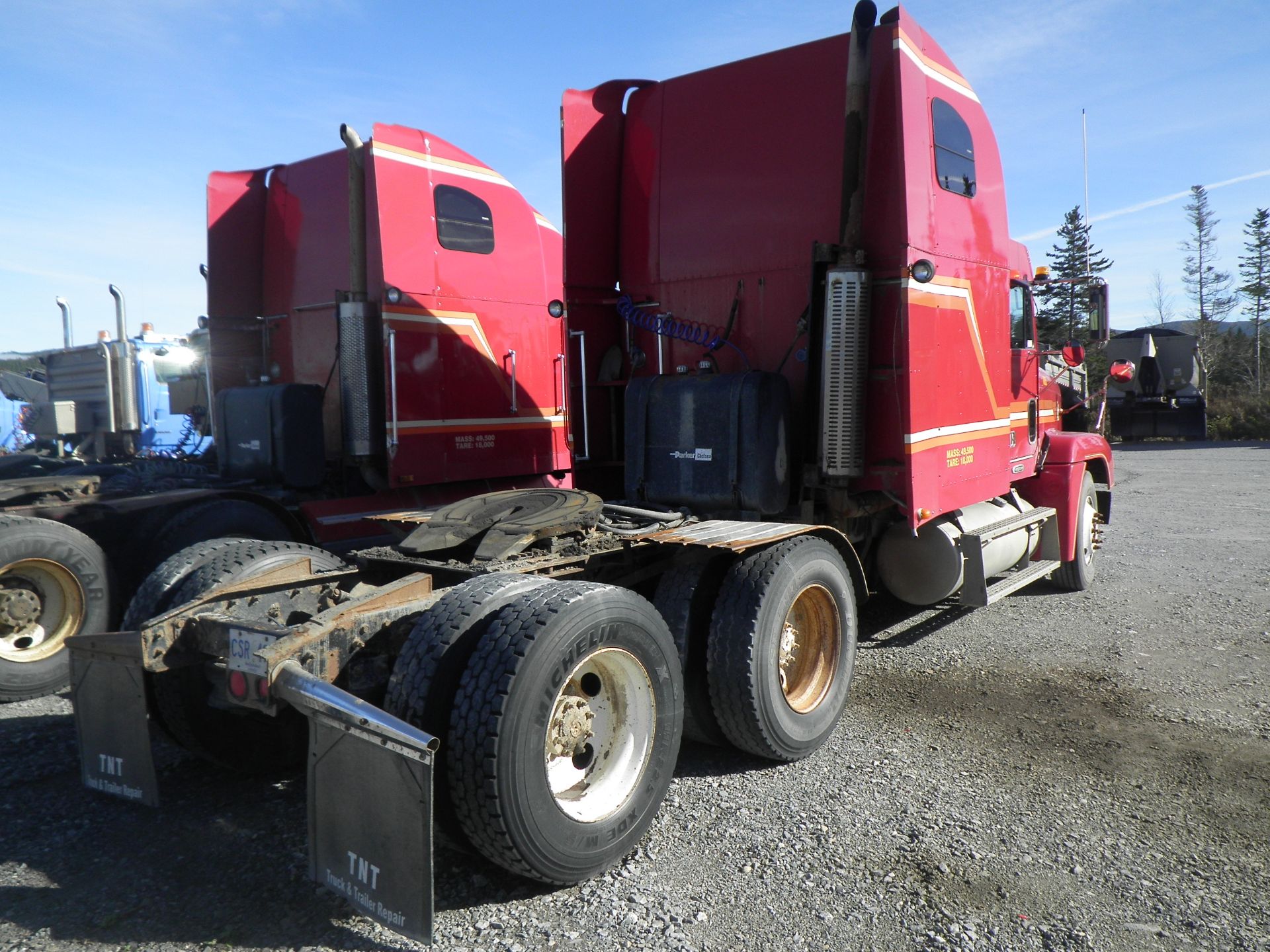 2000 FREIGHTLINER MODEL FLD120 T/A TRUCK TRACTOR, S/N 1FUYDSEB6YLF74766 W/ DD SERIES 60 ENGINE ( - Image 3 of 4