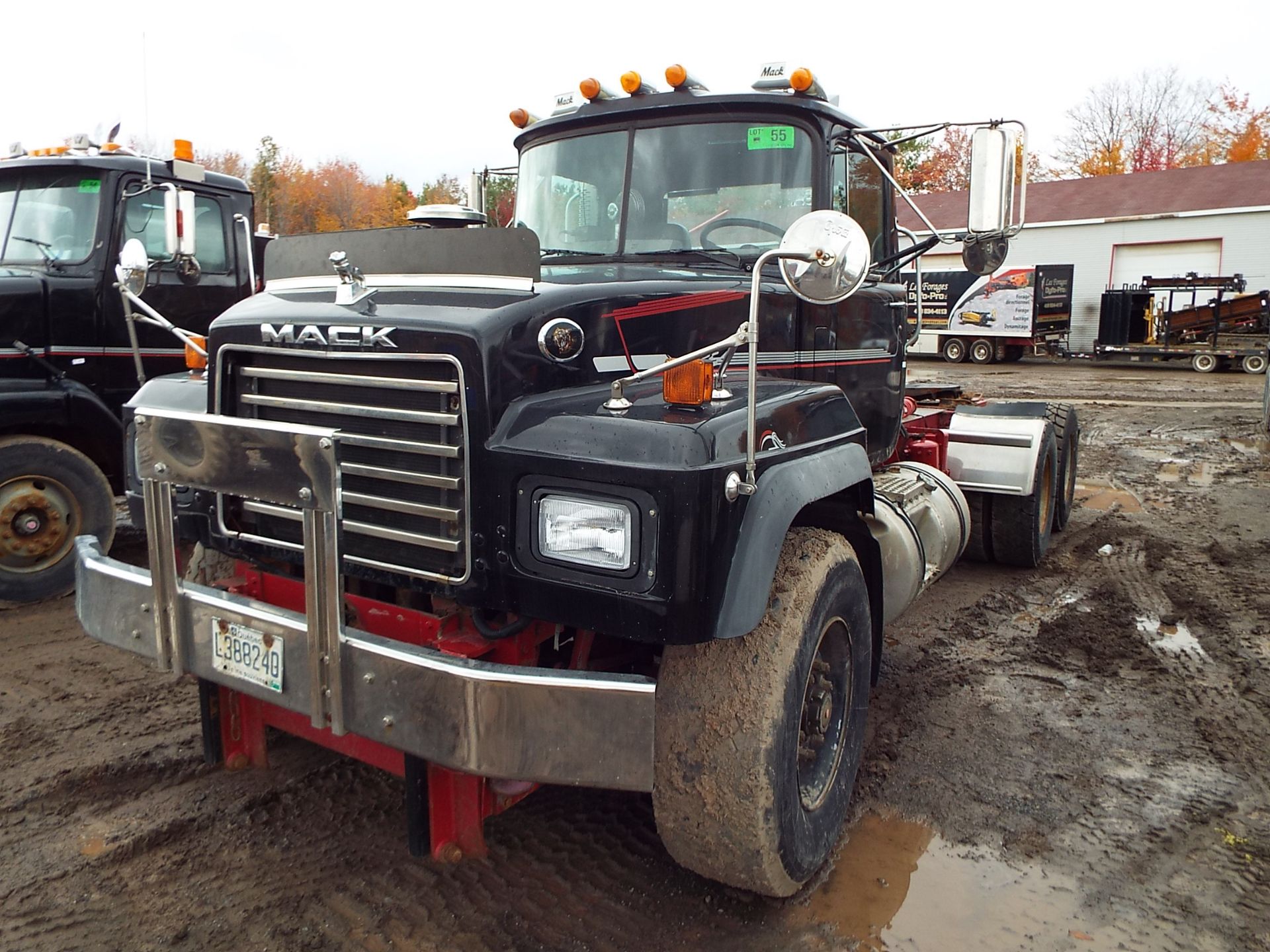 MACK (2000) RD688S SEMI-TRACTOR TRUCK WITH DIESEL ENGINE, 18 SPEED TRANSMISSION, AIR RIDE