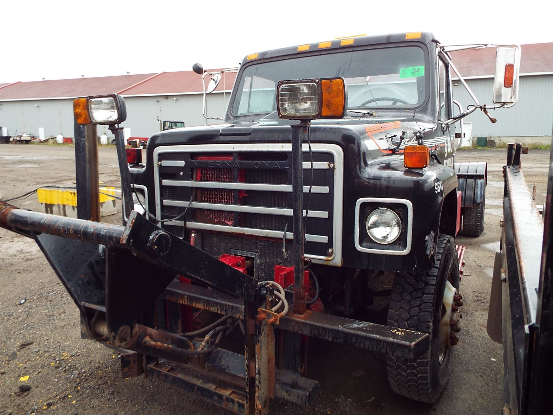 INTERNATIONAL (1980) 1854 PLOW TRUCK, S/N VIN AA185KCA16204