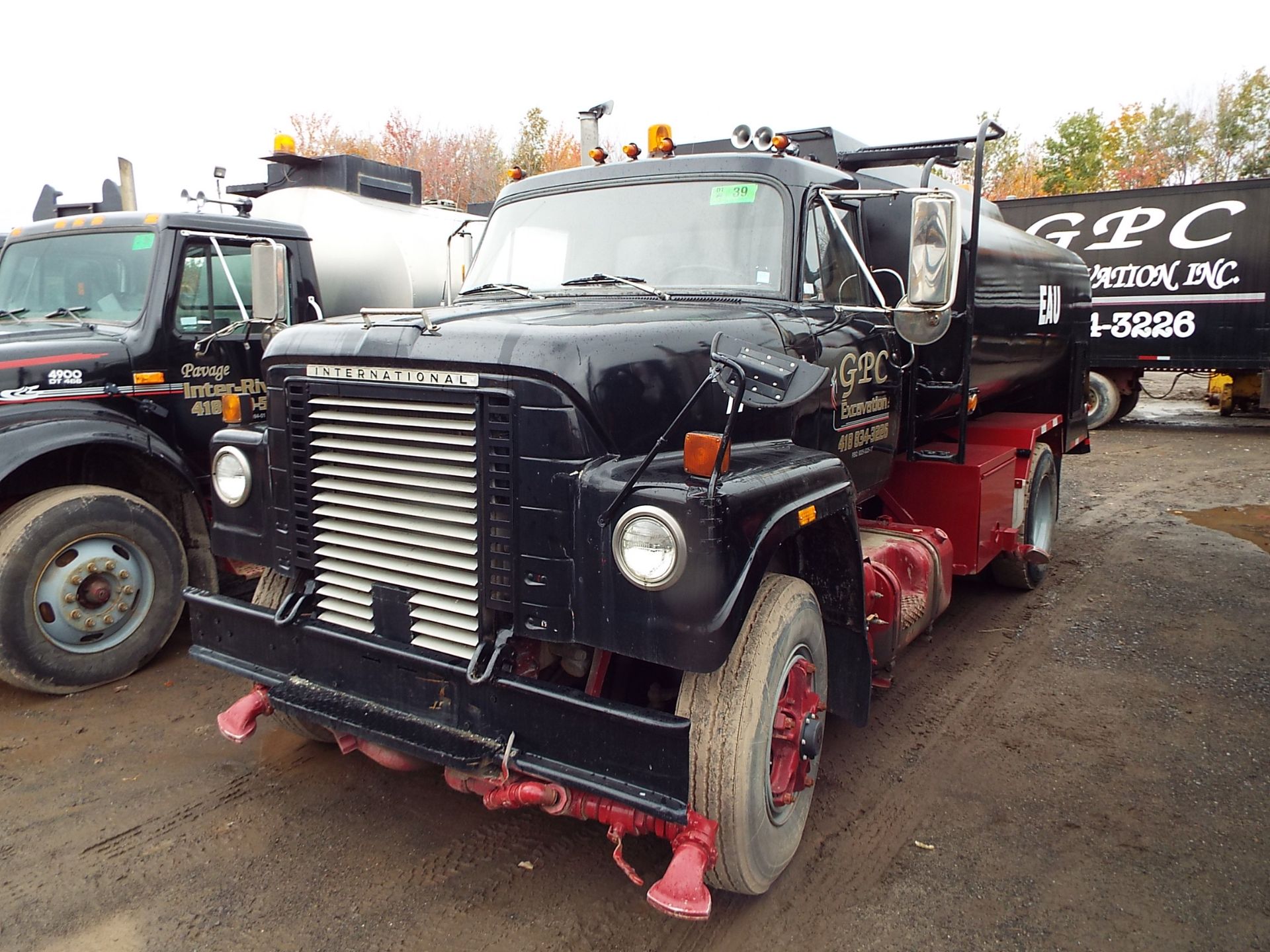 INTERNATIONAL (1977) FLEETSTAR 2050A WATER TANKER TRUCK, DETROIT DIESEL ENGINE, EATON 10 SPEED