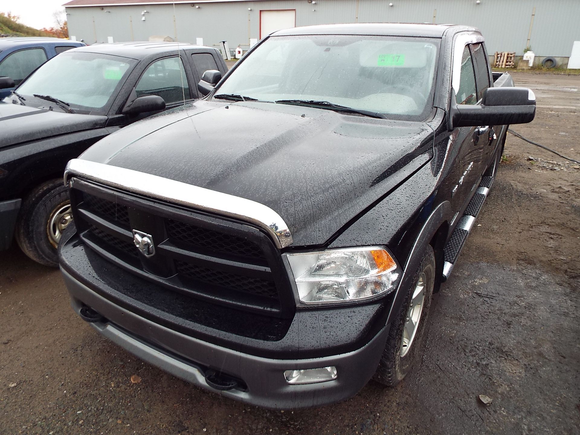 DODGE (2011) RAM 1500 SLT PICKUP TRUCK, CREW CAB, HEMI 5.7 LITER V8 ENGINE, 4X4, AUTO, POWER