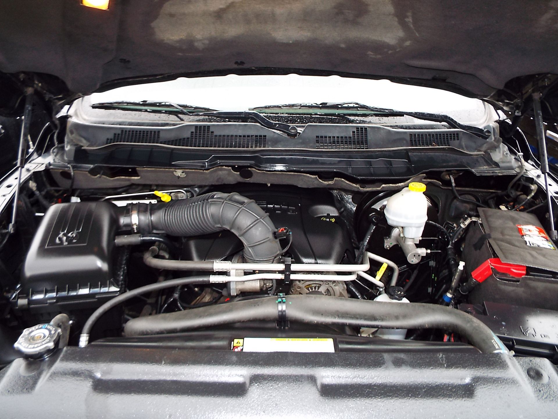 DODGE (2011) RAM 1500 SLT PICKUP TRUCK, CREW CAB, HEMI 5.7 LITER V8 ENGINE, 4X4, AUTO, POWER - Image 3 of 6