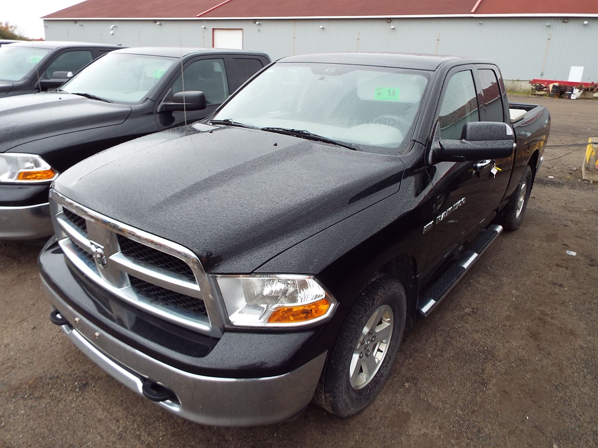 DODGE (2011) RAM 1500 SLT PICKUP TRUCK, CREW CAB, HEMI 5.7 LITER V8 ENGINE, 4X4, AUTO, POWER