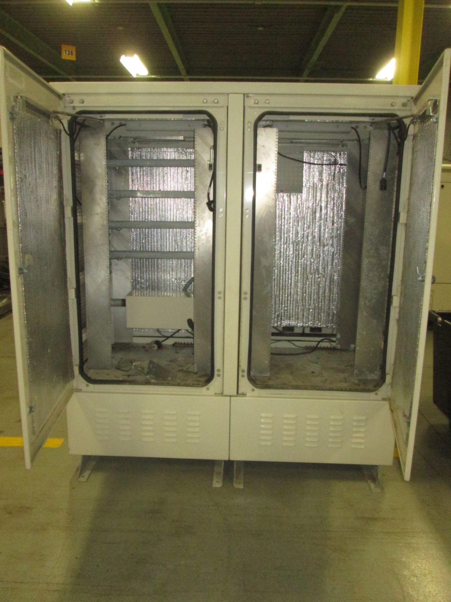 56.5"X76.5" REPEATER CABINET WITH AC AND RACKS 220 VAC  ID#: AC239 (LOCATED IN BROCKVILLE, ON) - Image 5 of 5