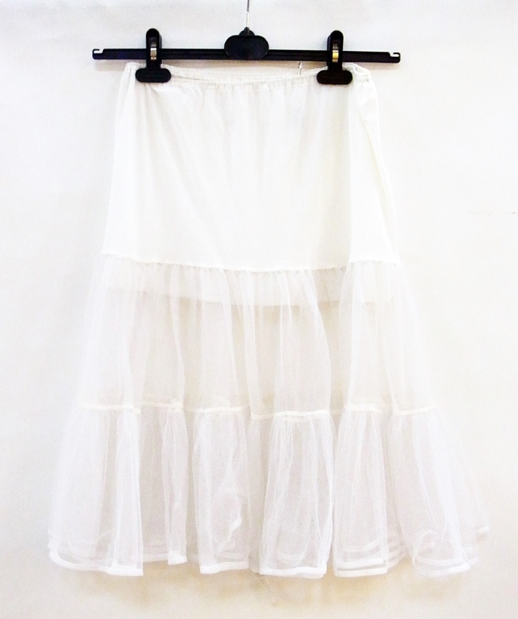 A black tulle full-length waist petticoat, three other tulle waist petticoats, one white lace - Image 3 of 5