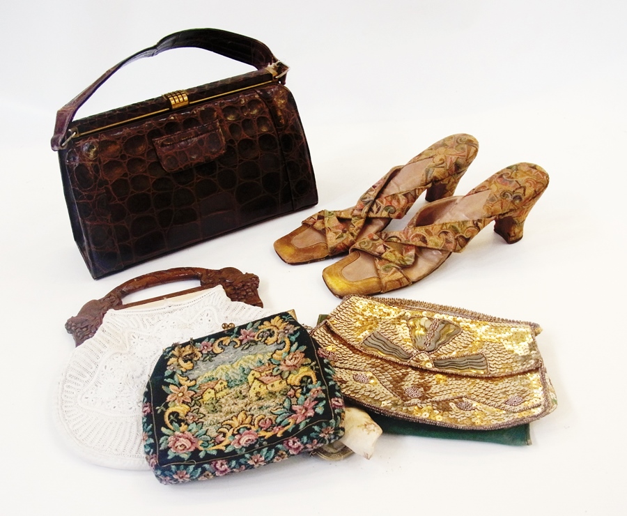 Quantity of assorted handbags, beaded bags, evening bags and a pair of 1920's strappy shoes (af) (