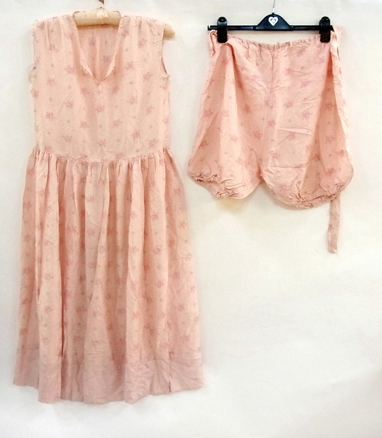 A 1920's embroidered satin dress (af), a 1920's silk dress with matching bloomers and a vintage - Image 3 of 4
