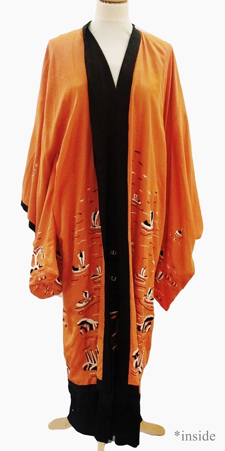 A Japanese embroidered silk kimono, reversible from orange to black, embroidered with pagoda, - Image 3 of 3