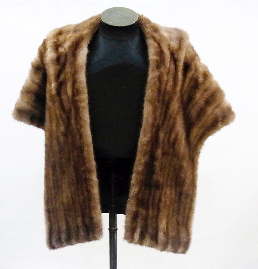 A mink stole from Klaff Furs of Boston, various mink tippets - Image 2 of 5