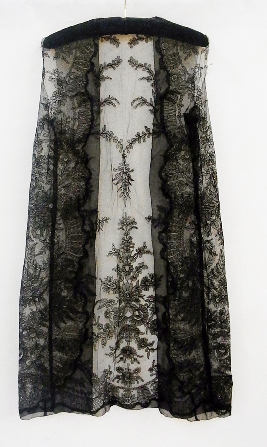 A Victorian evening dress trimmed with lace on the bodice and sleeves, a 19th century embroidered - Image 5 of 5