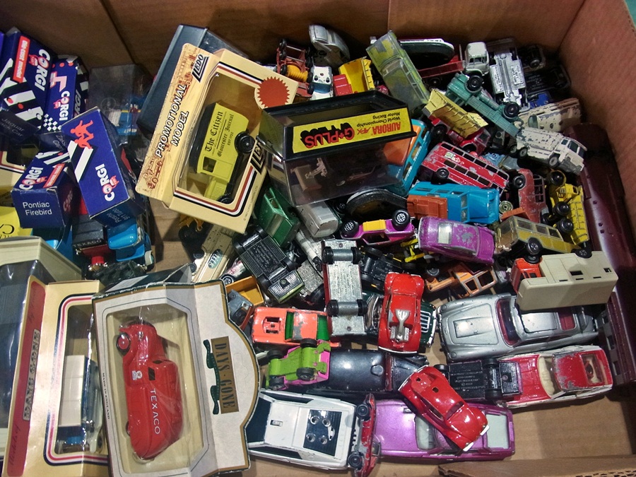 Quantity of Matchbox toys, loose, together with Days Gone and Matchbox boxed models