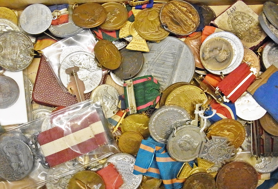A collection of commemorative medals and coins (1 box)    Condition Report  Please contact the