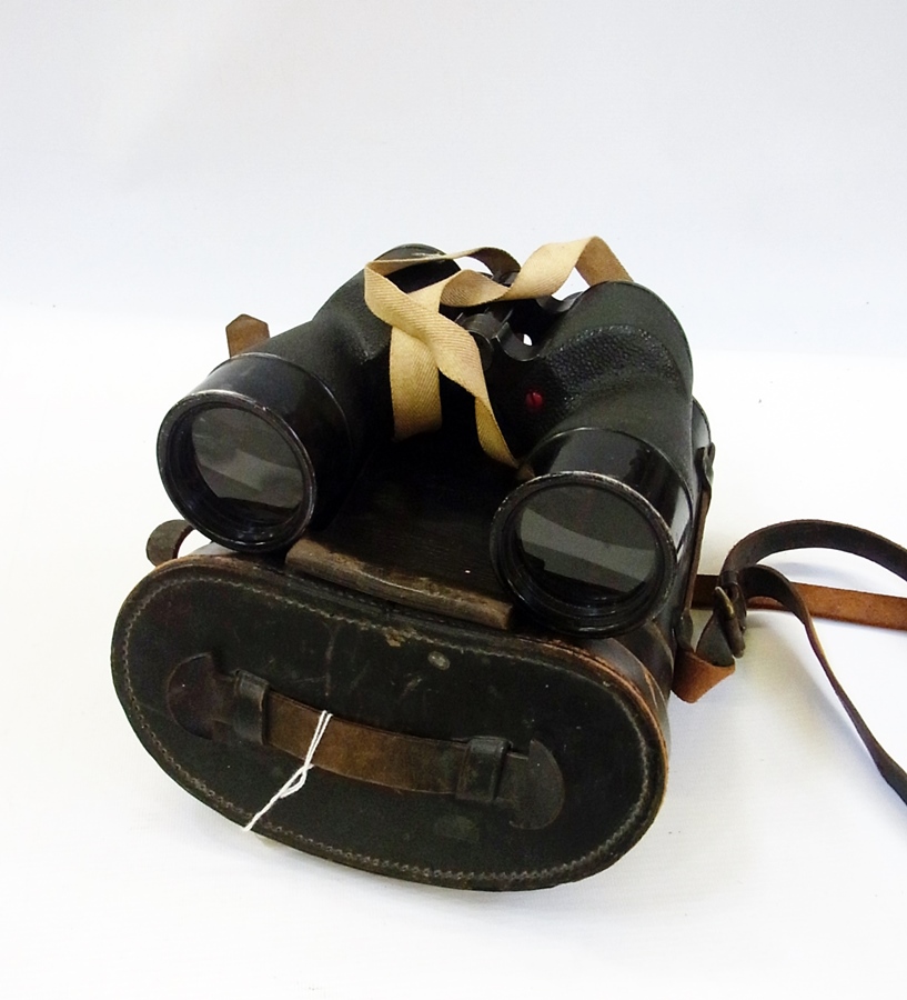 Pair of WWII 7x50 binoculars, stamped "R.E.L/Canada 1944", in fitted leather case    Condition