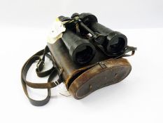 A pair of WWII Barr & Stroud binoculars, serial no. 37580, in leather fitted case    Condition
