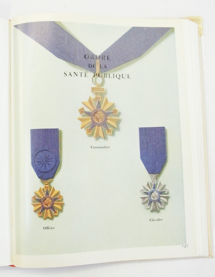 "Decorations Officielles Francaises", Imprimerie Nationale, Paris, 1956, hard cover, dust jacket, - Image 3 of 3