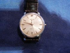 A gentleman's Longines stainless steel cased wristwatch, automatic with silver dial and date window,