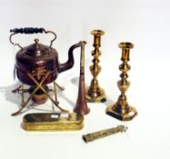 A quantity of copper and brassware including:- small copper kettle with turned ebony handle on brass