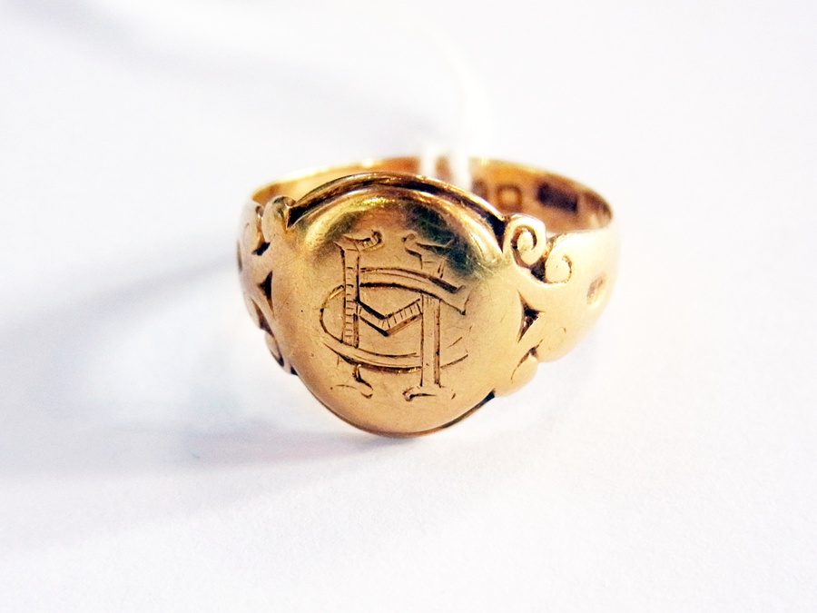 18ct gold signet ring