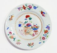 Chinese porcelain plate painted in famille rose enamels, 23cm diameter