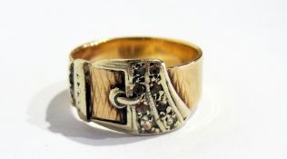 A 9ct gold buckle ring