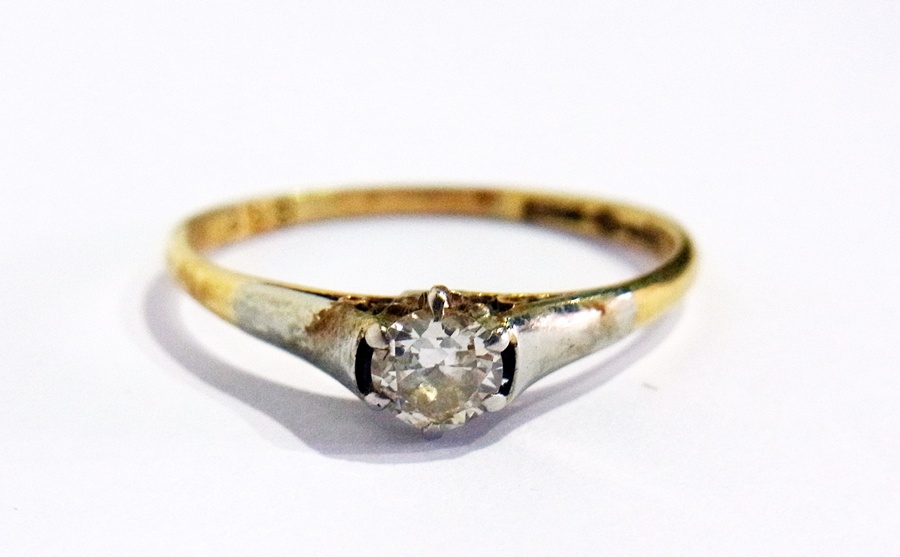 Gold and diamond solitaire ring, 0.5ct approx.