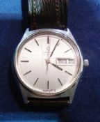 A gentleman's Omega stainless steel cased wristwatch, with sweep second hand and calendar window,