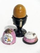 Late 18th century enamel nutmeg grater in the form of an egg (af), ebony and ivory mounted thimble-