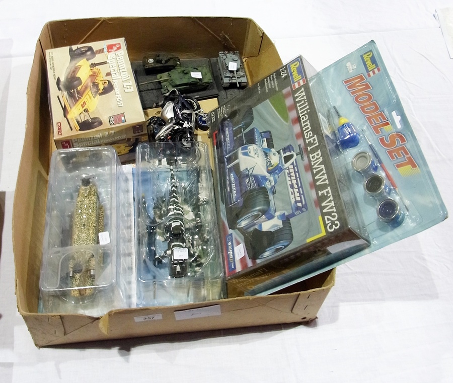 Sundry toys to include:- a Chinouk helicopter, a Sea King helicopter, a Williams F1 BMW model set, a