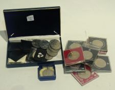 A collection of crown coins, ERII Silver Jubilee, Charles and Diana, etc. together with a 1939/45