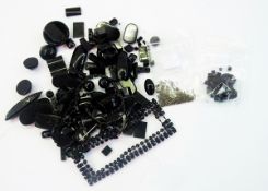 Quantity of jet beads and bits (1 box)