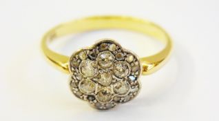 1920's/1930's 18ct gold and diamond flow
