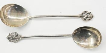 Pair Edwardian silver preserve spoons, t