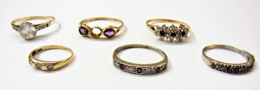 9ct gold ring set two amethysts (one mis