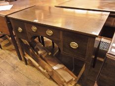 Mahogany kneehole dressing table with bo