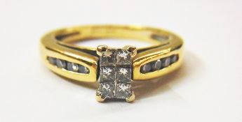 18ct gold and diamond ring having six sq