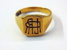 Gentleman's 18ct gold signet ring, monog