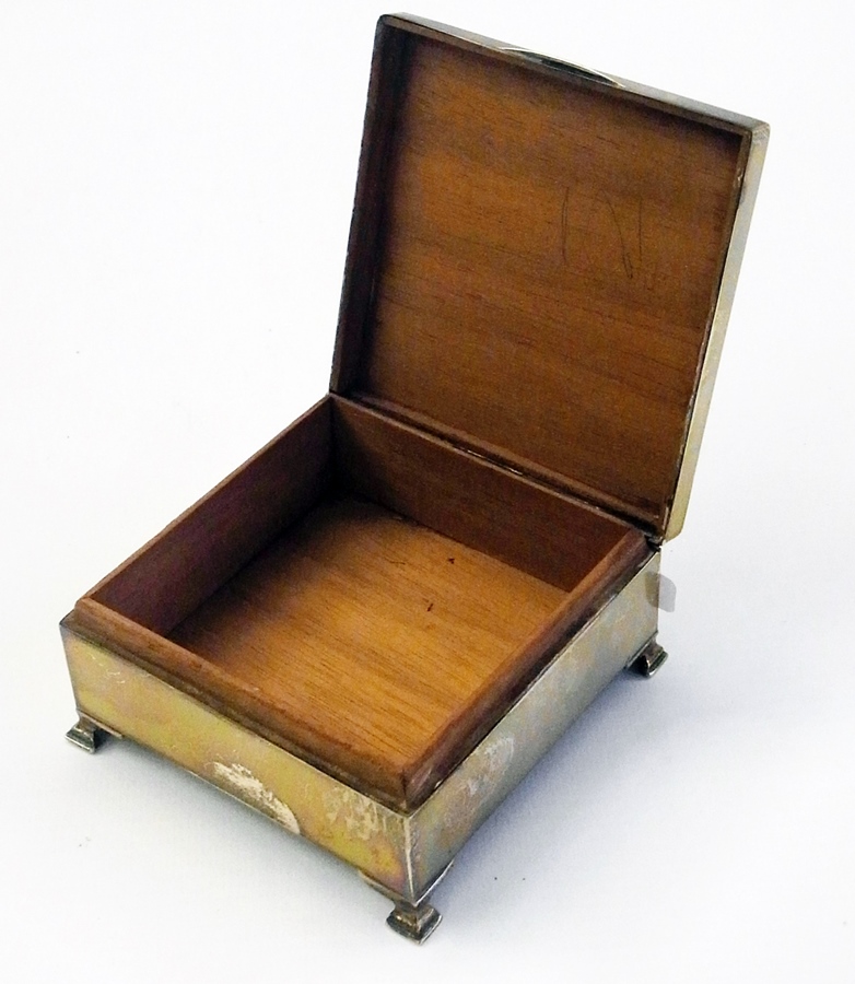 George VI silver jewel cigarette box, sq - Image 2 of 3