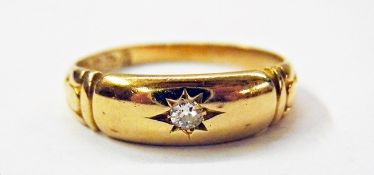 18ct gold ring, gypsy set solitaire diam