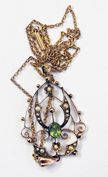 Edwardian 9ct gold peridot and seed pear
