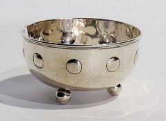 An Edwardian silver sugar bowl, with roundel decoration, raised on ball feet, Birmingham 1903, 8cm