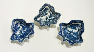 Three Caughley blue and white pickle dishes, leaf-shaped, underglaze blue, transfer-printed "