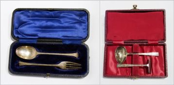 Silver baby's spoon and pusher, Birmingham 1947, in fitted case, together with a child's silver "