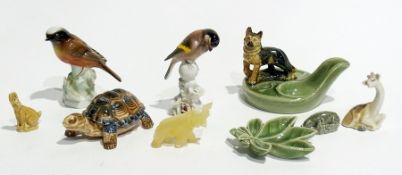 Quantity Wade Whimsies, continental porcelain bird models and other decorative items (1 box)