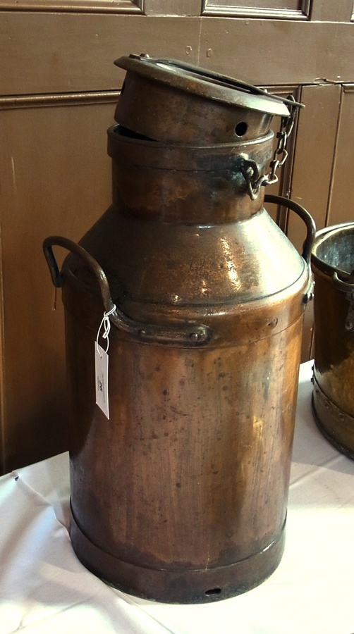 A large copper milk pail, 24cm high