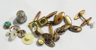 A silver thimble marked Birmingham, a quantity of gold-coloured cufflinks and dress studs (1 box)