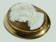 9ct gold and cameo brooch, oval, the shell carved with head and shoulders portrait of lady, 5.5cm