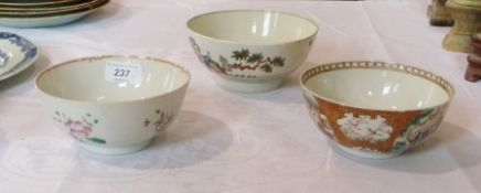 Worcester "Red Cow" bowl and two Chinese bowls (af), 14cm diameter (3)