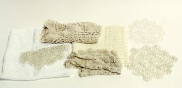 Small quantity lace items to include:- tablecloth, smaller tablecloth and two other pieces (1 box)