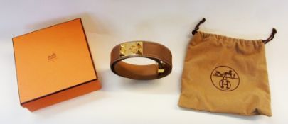 Hermes "Collier de Chien" light brown leather belt, white saddle stitching, gilt metal mounts and