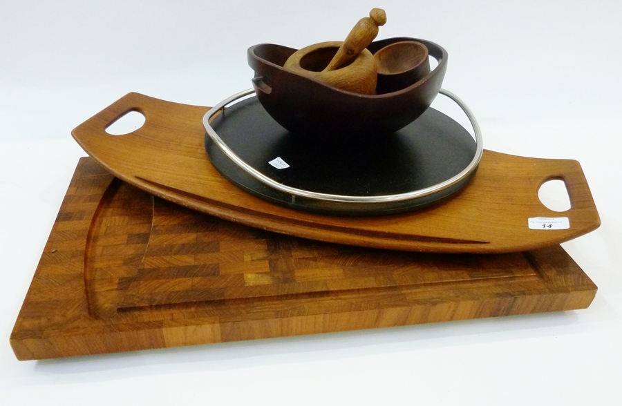 A selection of modern trays and bowls to include two hardwood trays, circular tray, grinding bowl